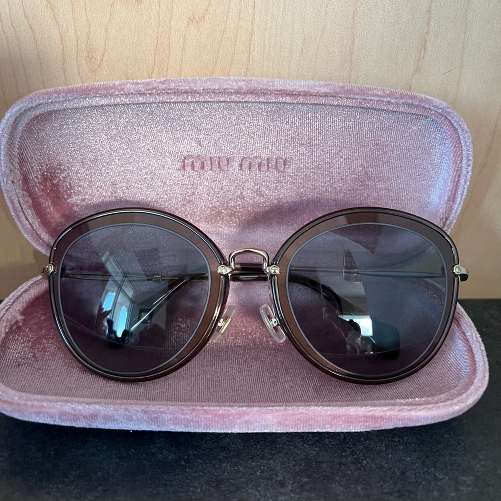 EUC MIU MIU BROWN CATEYE SUNGLASSES
